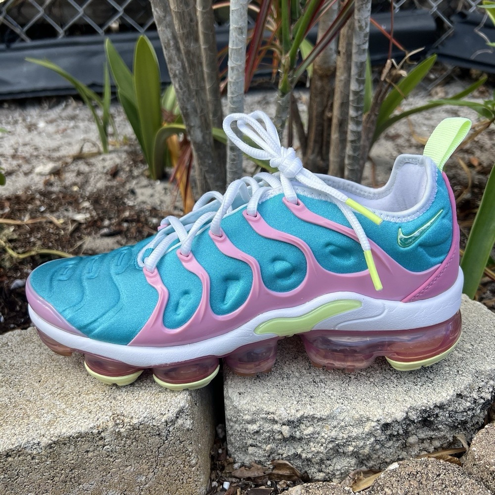 Size 7 - Wmns Nike Air VaporMax Plus Easter - CW7014-100 - Picture 2 of 9